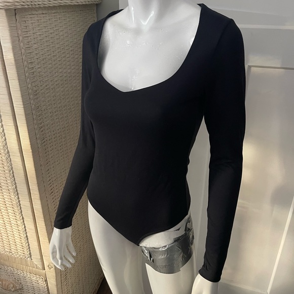 Abercrombie & Fitch Long Sleeve Bodysuit - Picture 4 of 6